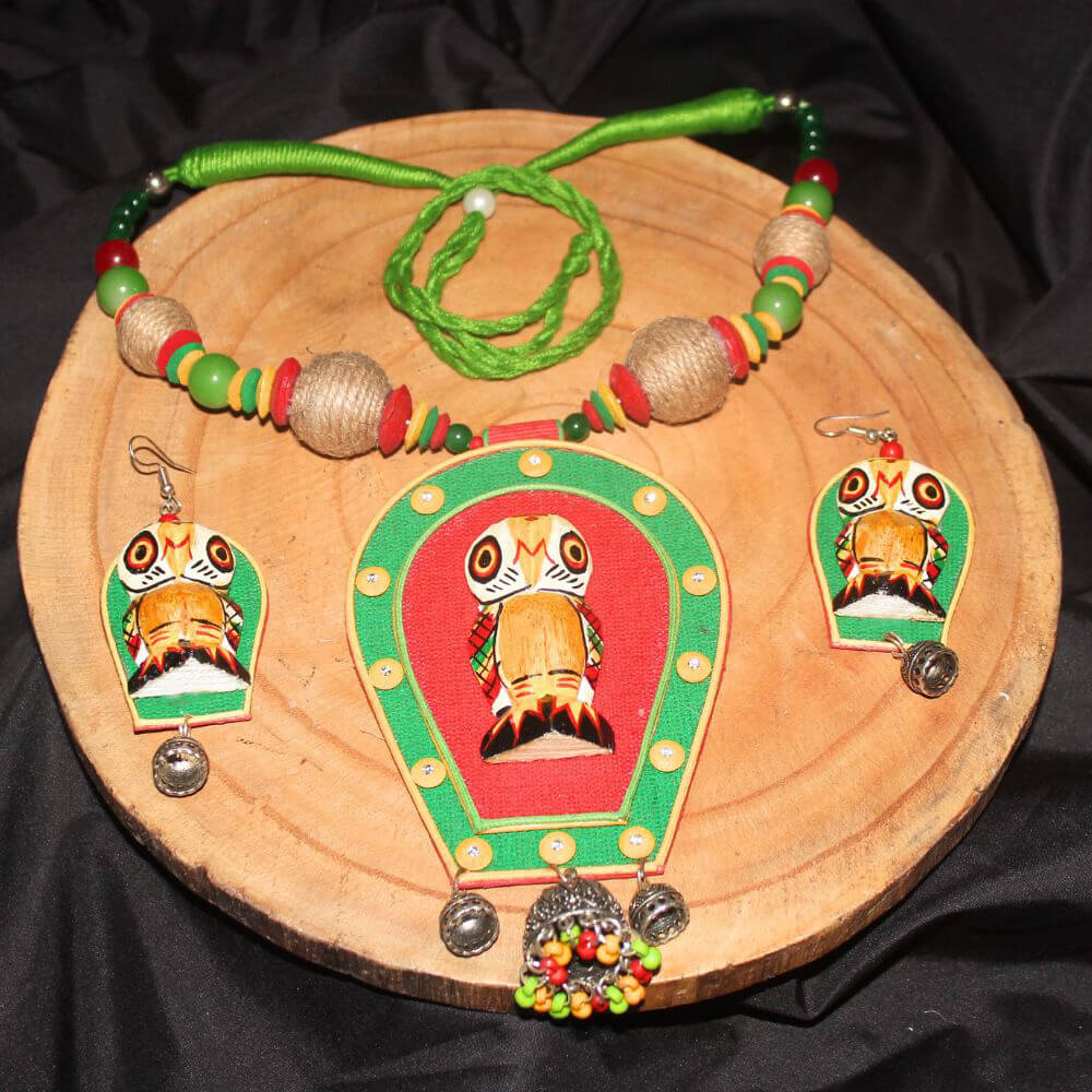 jute-jewellery-5-Green-And-Red.jpg